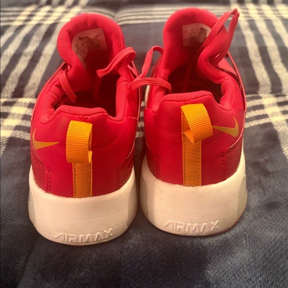 Nike Bright Hot Pink Running Shoes - Picture 3 of 5